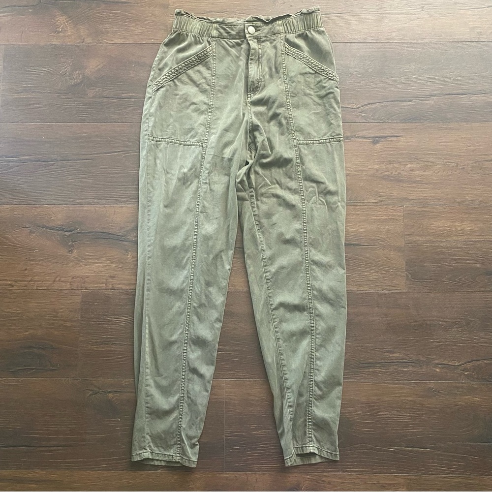 Old Navy HR soft Utility arboret green ruffle waist pants size small